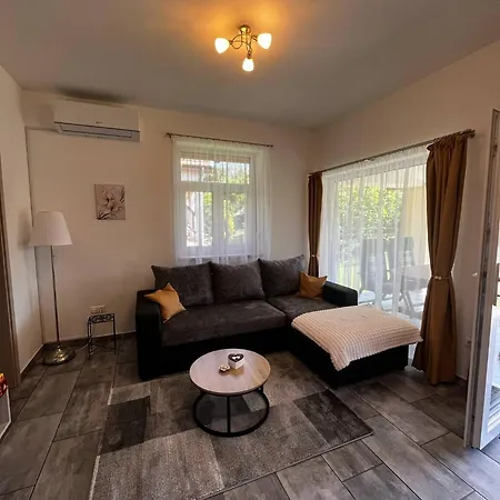 Vadvirag Vendeghaz Vakantiehuis Gárdony