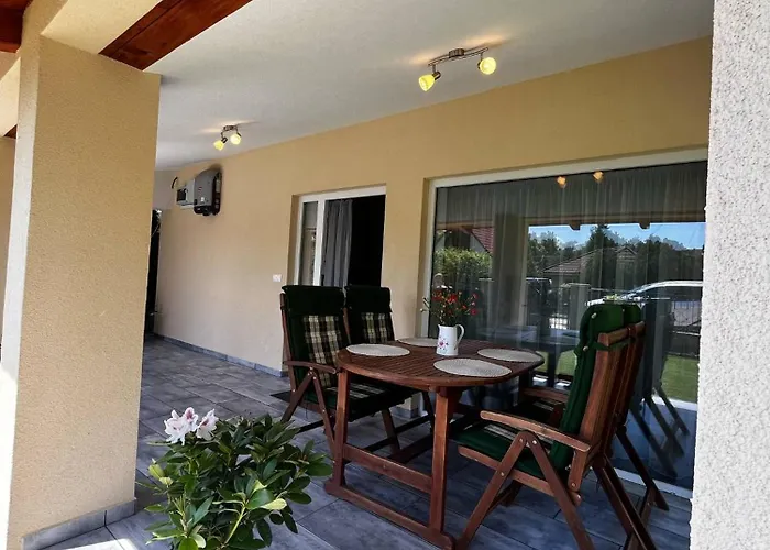 Vadvirag Vendeghaz Gárdony