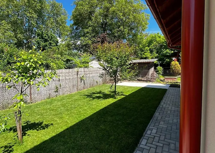 Vadvirag Vendeghaz * Gárdony